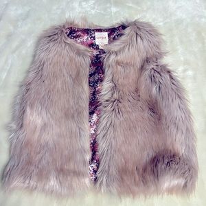 Juniors Faux fur vest purplish pink/ grey SMALL